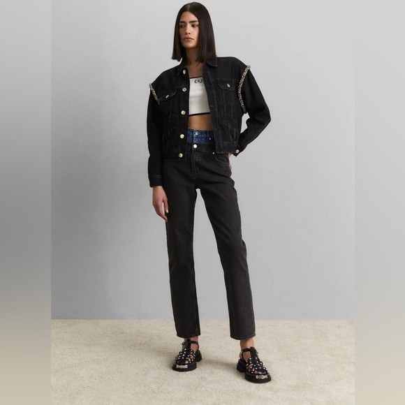 Elegant Black Jean Jacket with Gold Detailing - Picture 3 of 10